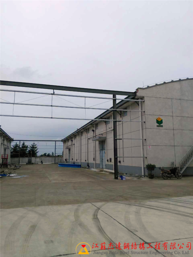 鹽城市便倉(cāng)糧庫拱形屋頂施工
